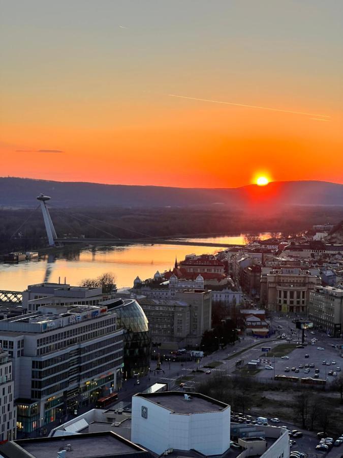 Voir Apartment براتسيلافا المظهر الخارجي الصورة